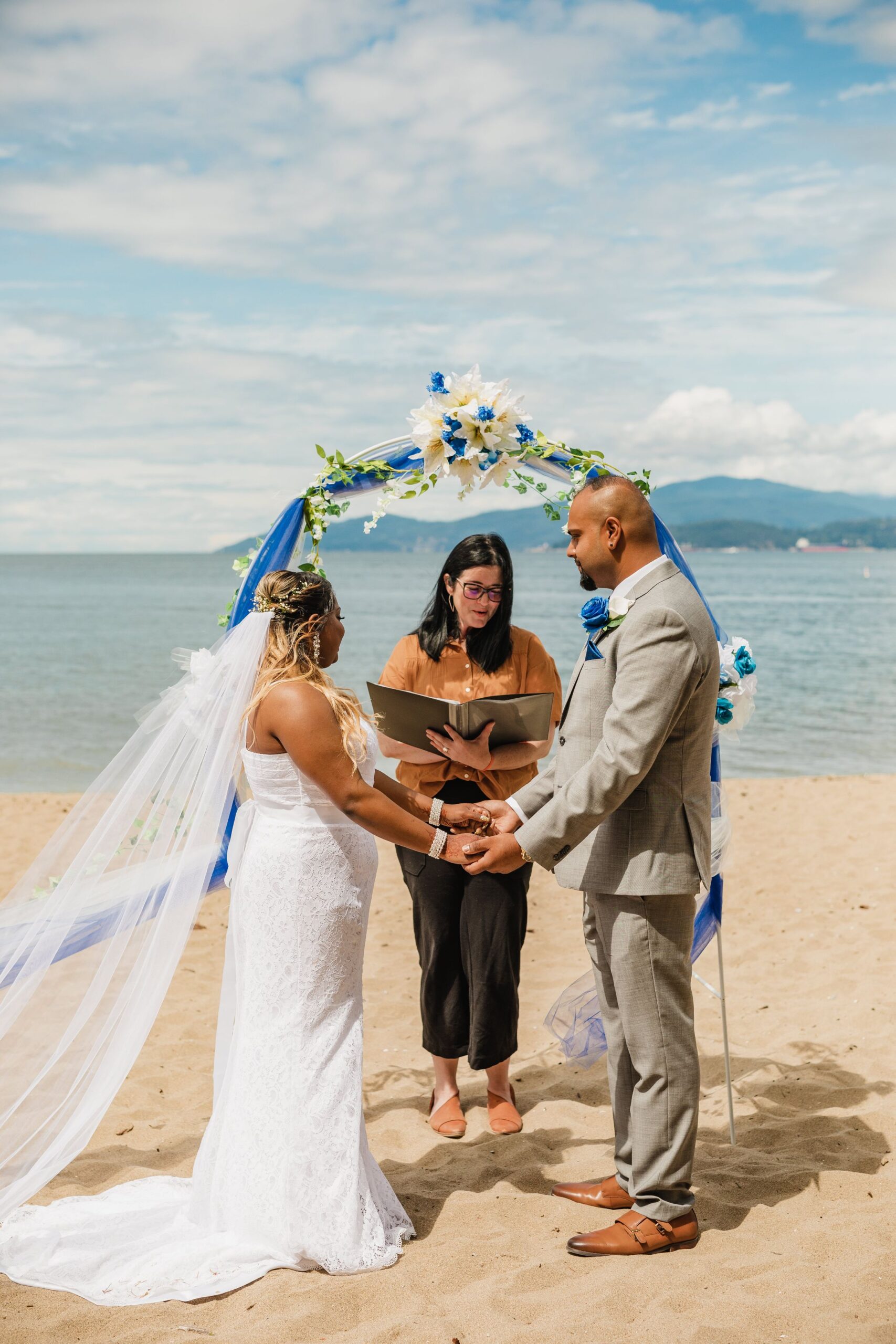 Vancouver Seawall elopement at Third Beach in Sunset Park