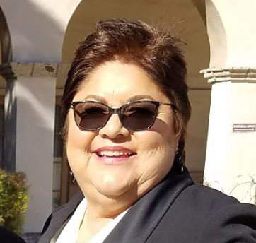 Ask an Officiant: 5 Questions with Leticia Gutièrrez