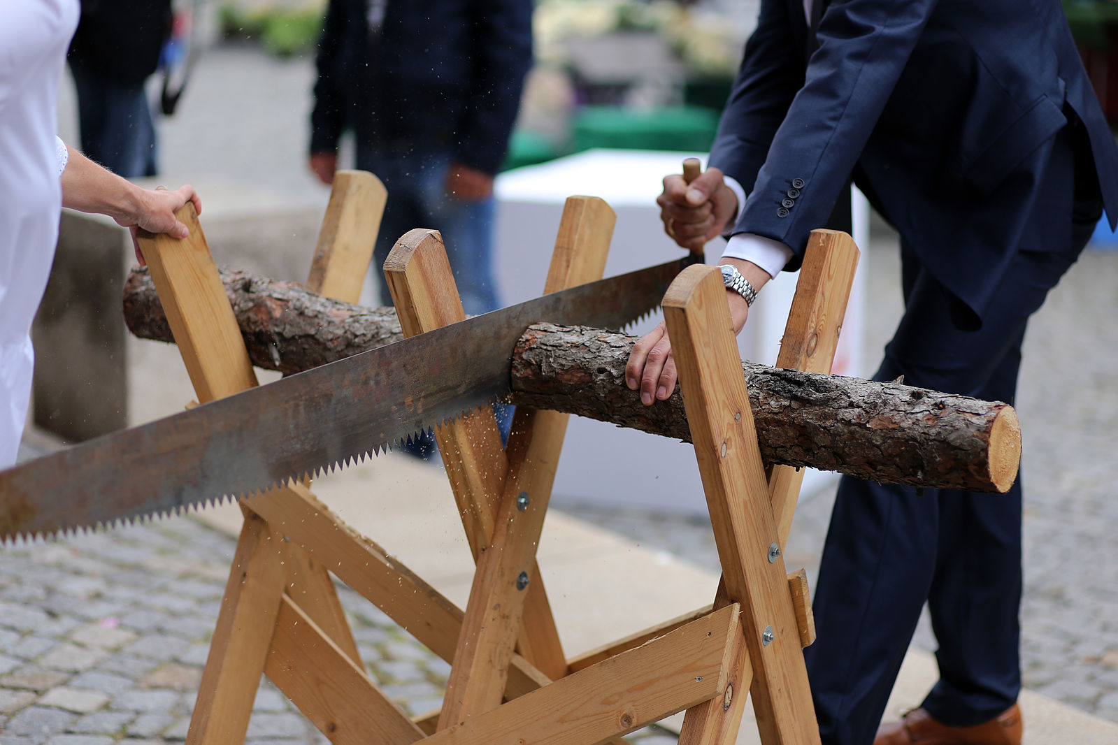German wedding tradition of cutting a log, unity ceremony ideas