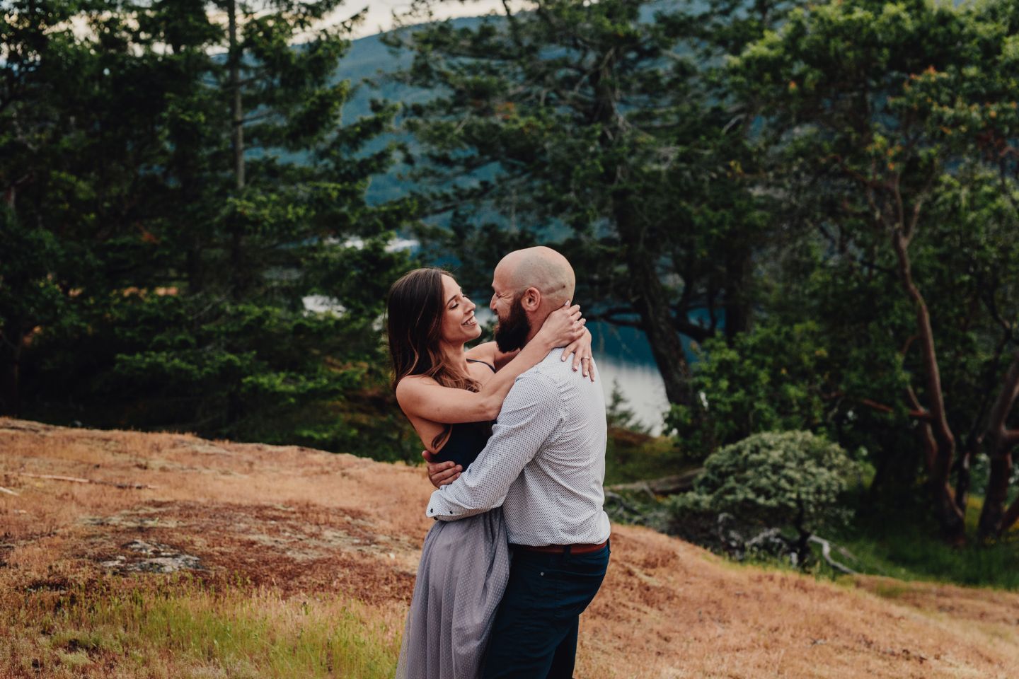 Vancouver Island elopement couple
