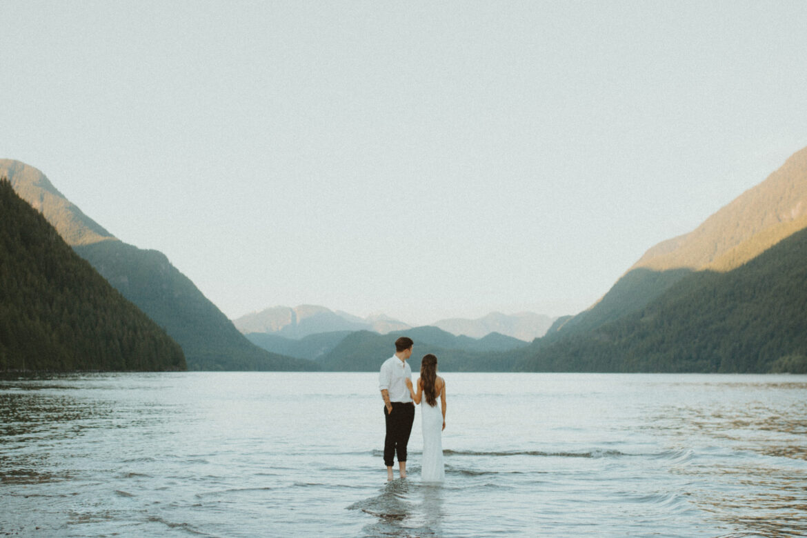 Golden Ears Provincial Park elope in Vancouver with Young Hip & Married