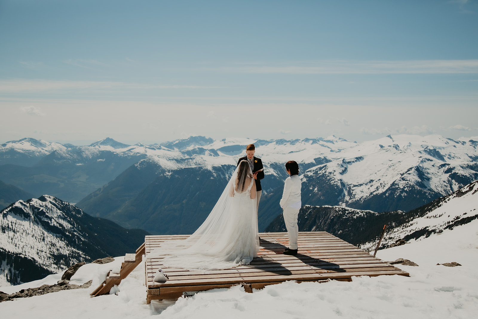 Squamish elopement with Blackcomb Helicopter in the Tantalus Mountain Range