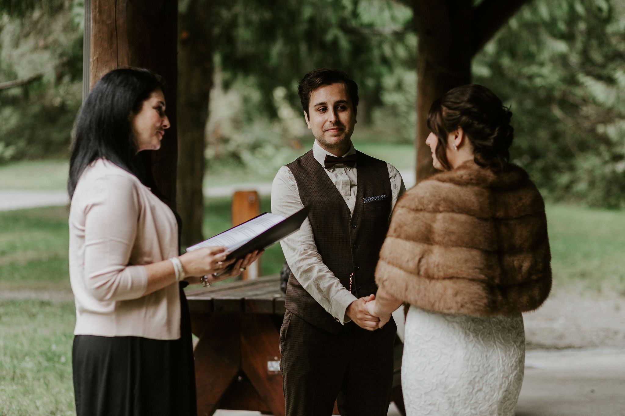 How to choose your wedding officiant