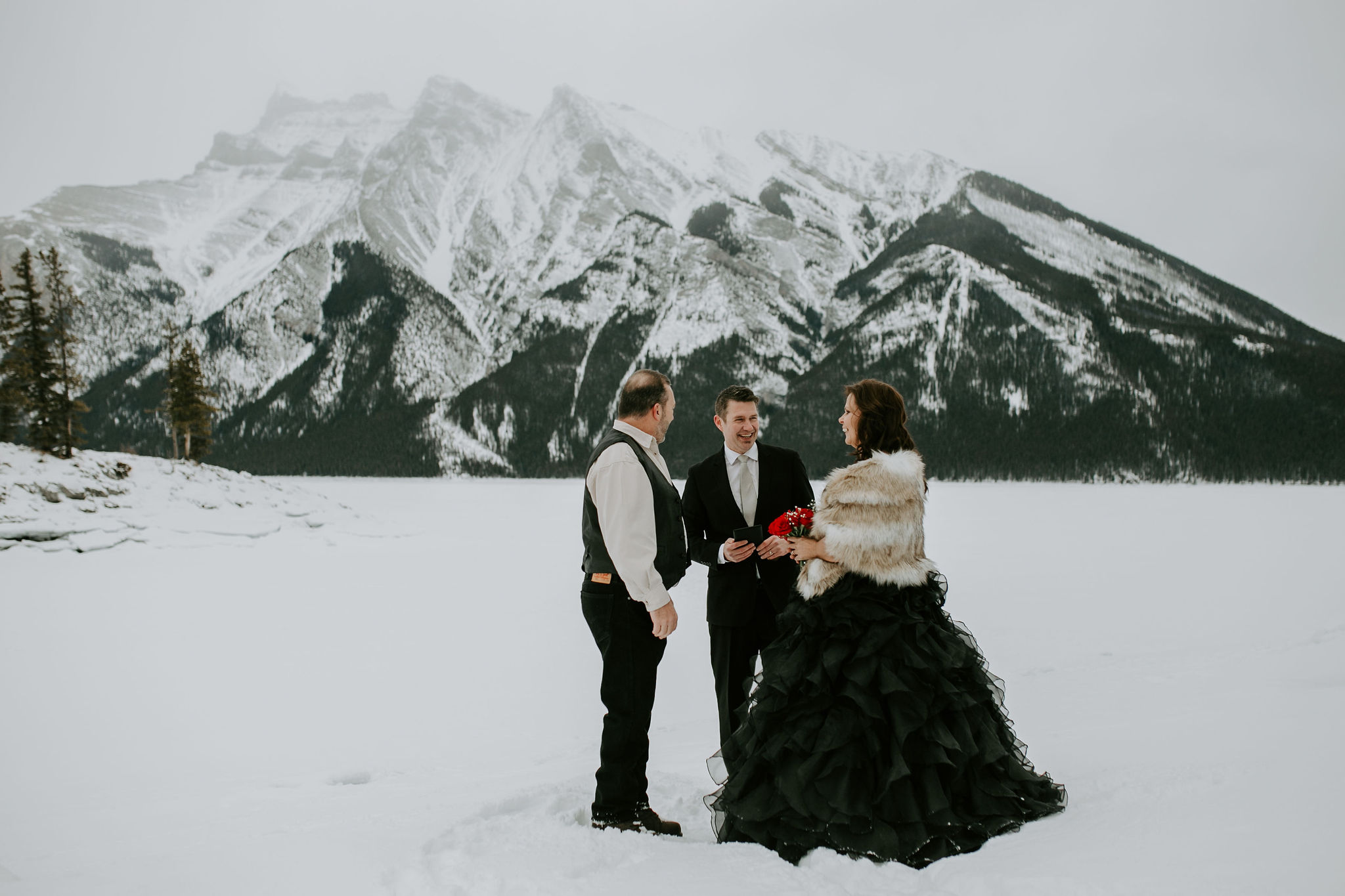 winter wedding, mountain wedding, alberta wedding, calgary elopement