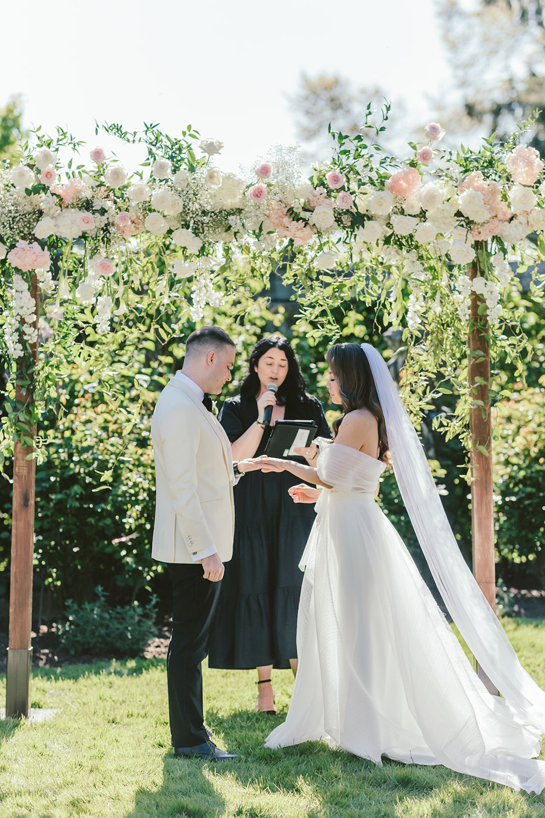 perform a marriage at Hycroft Manor in Vancouver with Young Hip & Married