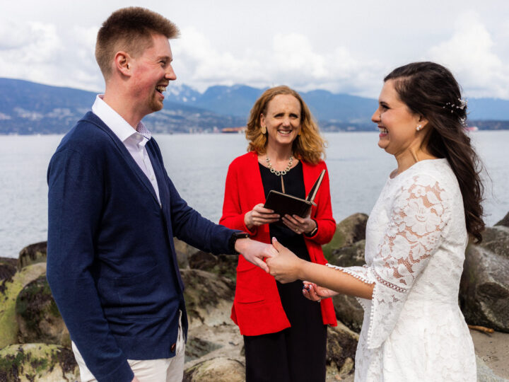 How to Find a Wedding Officiant