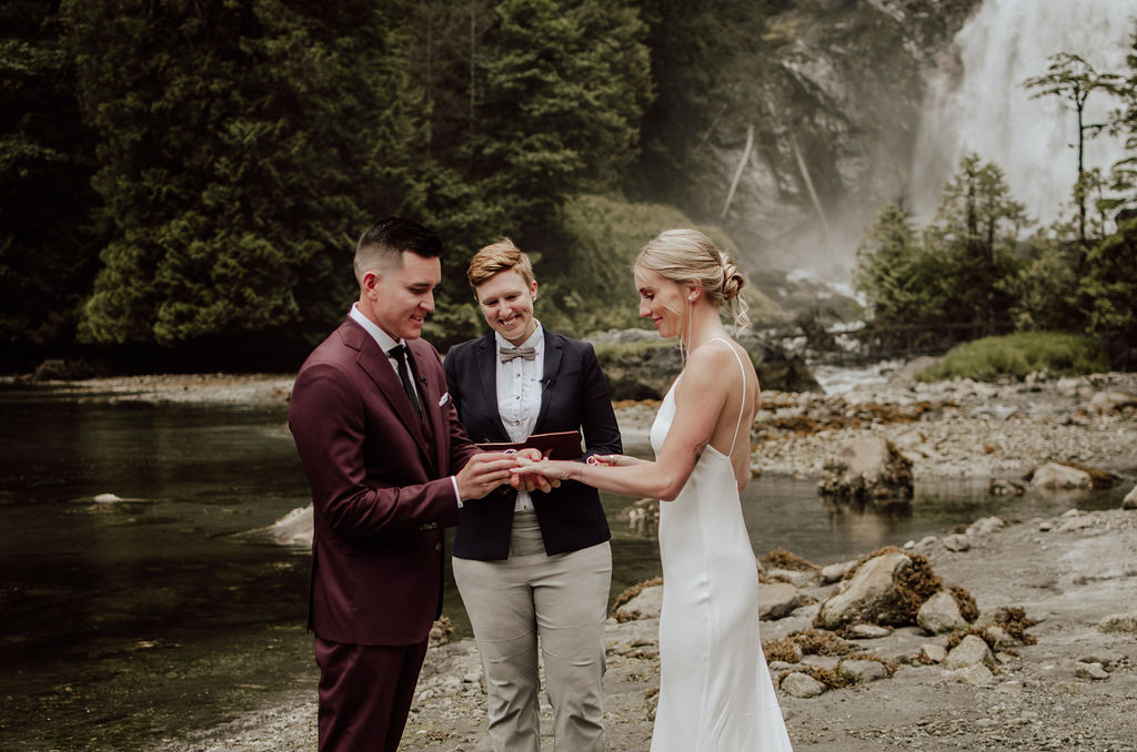 seaplane elopement at chatterbox falls with young hip and married