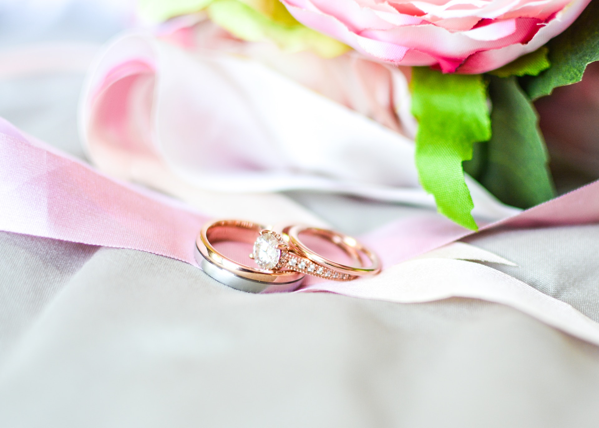 modern wedding rings, rings for weddings