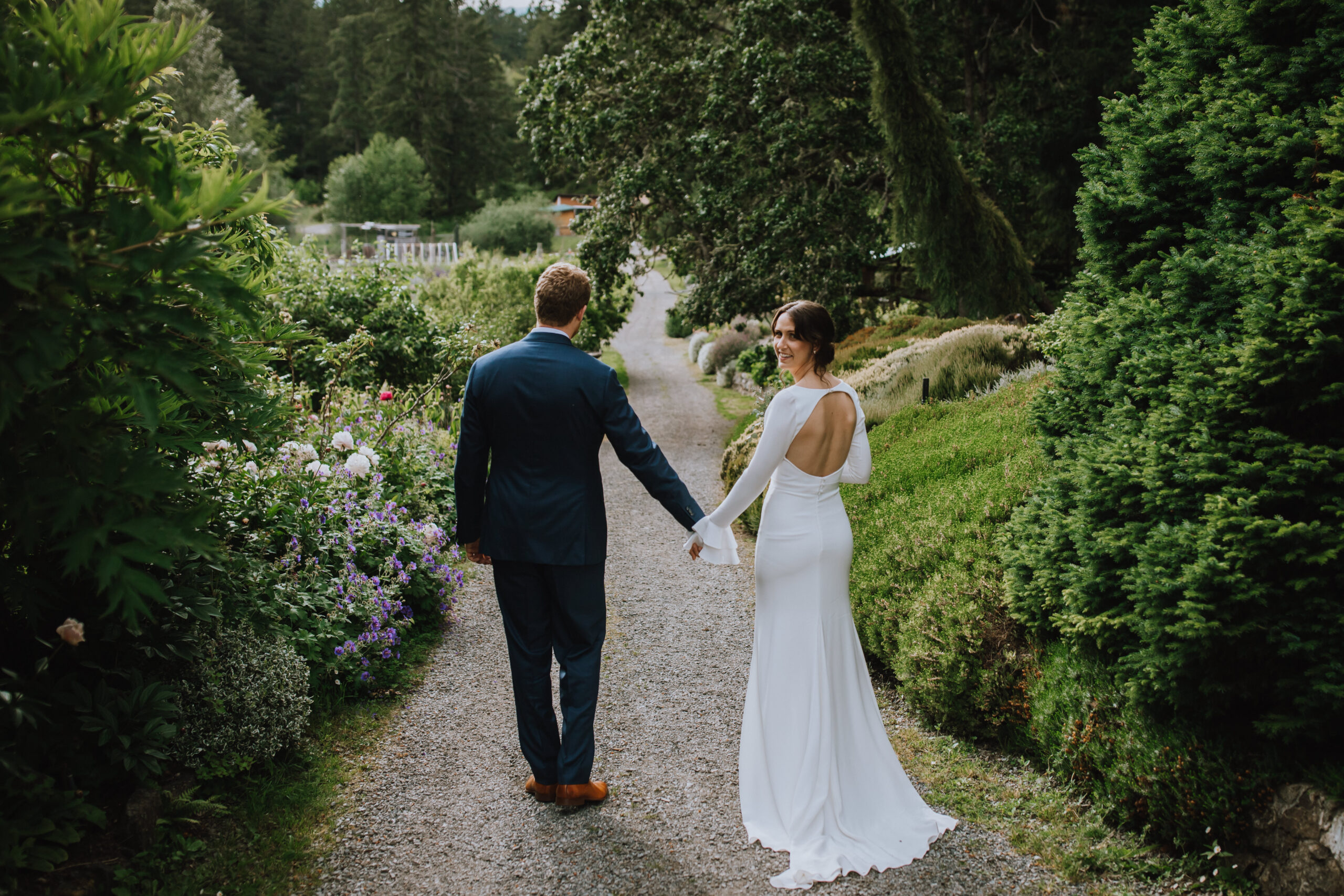 Victoria wedding elopement couple by Jades Photography
