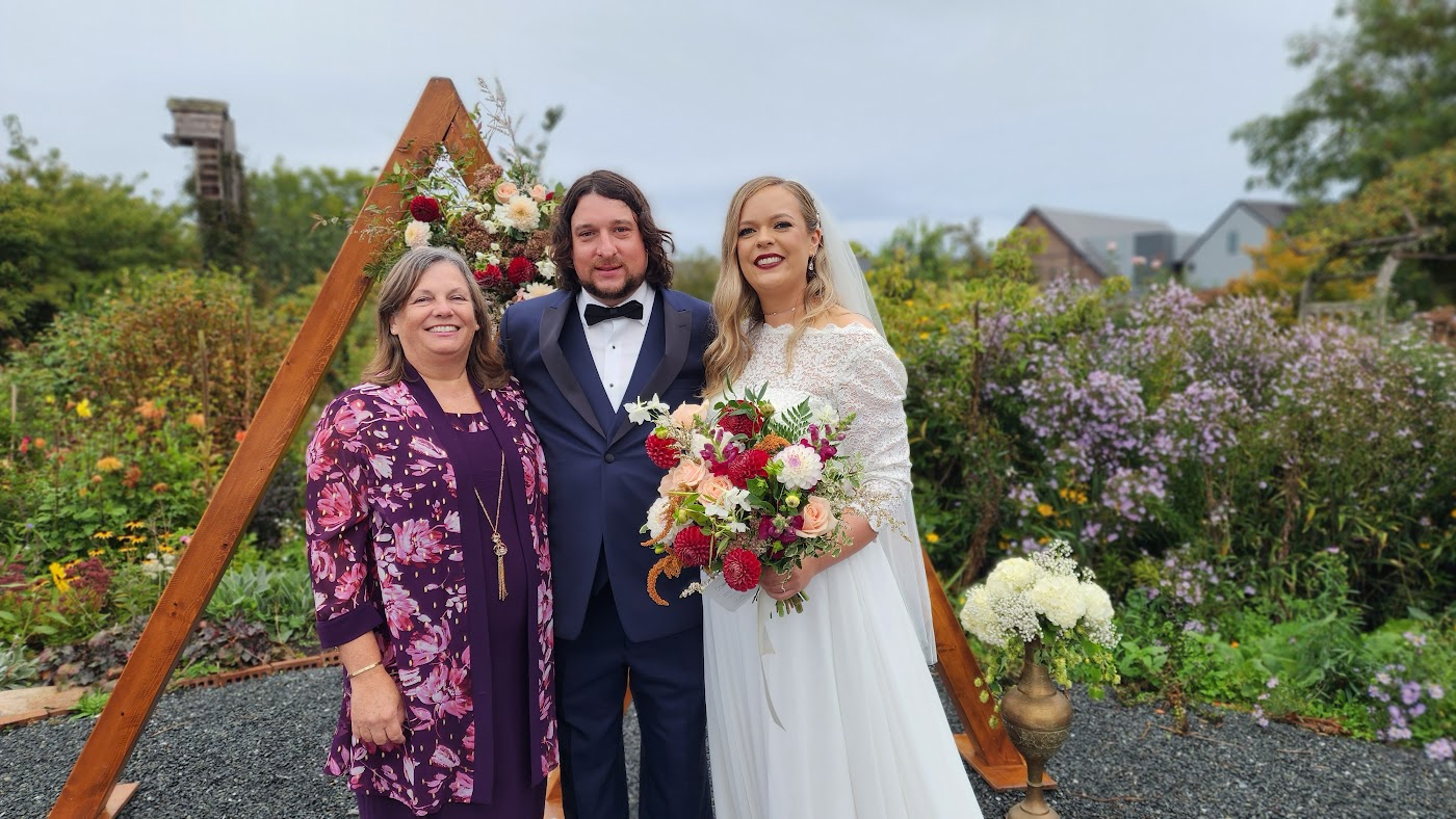 Young Hip & Married Rhona with Vancouver wedding couple